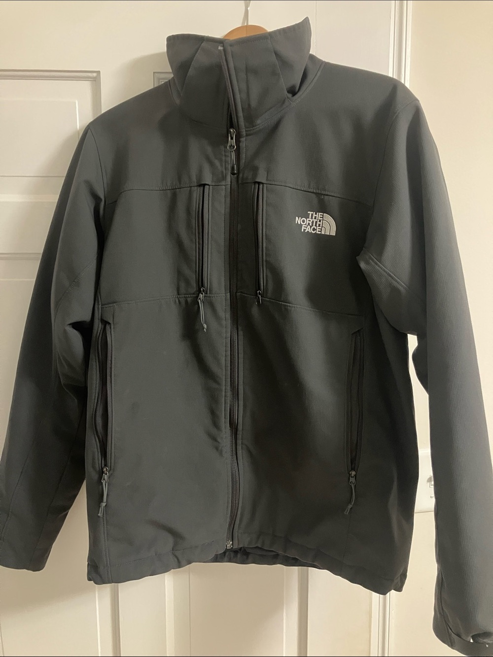 North Face Men’s Grey Performance Softshell Jacket - Skii and Snowboarding